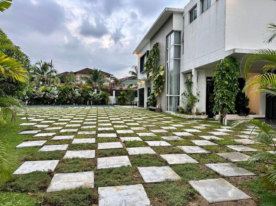 Teratak Amandarii Villa Kajang